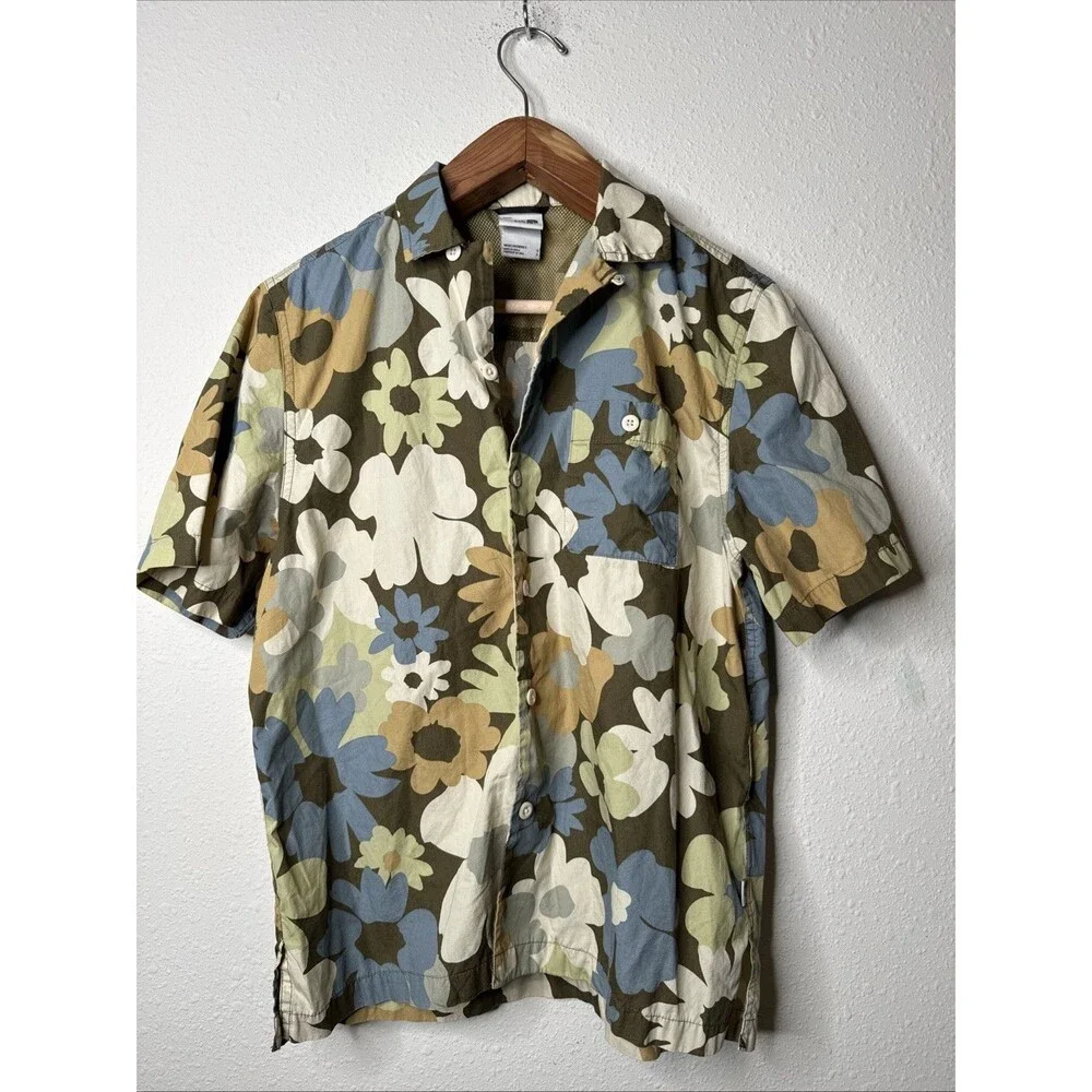 The North Face Valley Easy Camp Shirt Loop Collar Men’s Small Floral Print Flaw